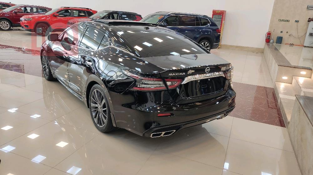 Nissan Maxima